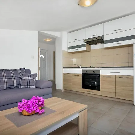 Cico-9 By Interhome